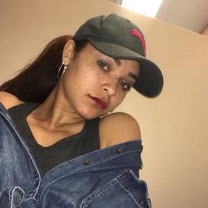 Meet your Posher, Larina